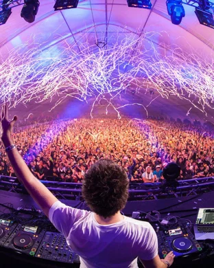 Live concert by WonkyWilla