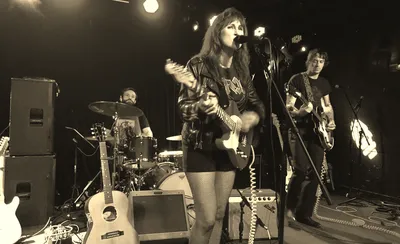 Low Cut Connie